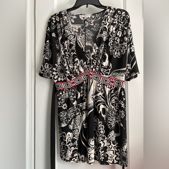 Liz Lange Maternity V-Neck Paisley Print Short Sleeves with Ties Top Size: Large - Picture 1 of 10
